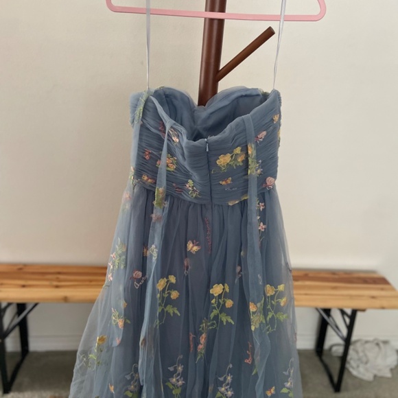 Embroidered Floral prom dress - Picture 3 of 9